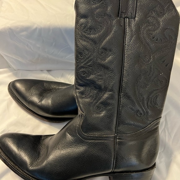 INDOMABLE Black Leather Cowboy Boots Size 1213 inches high. Heel 1 1/2 high - Picture 3 of 5